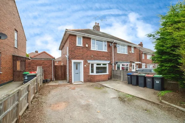 Warnadene Road, SUTTON-IN-ASHFIELD, N...