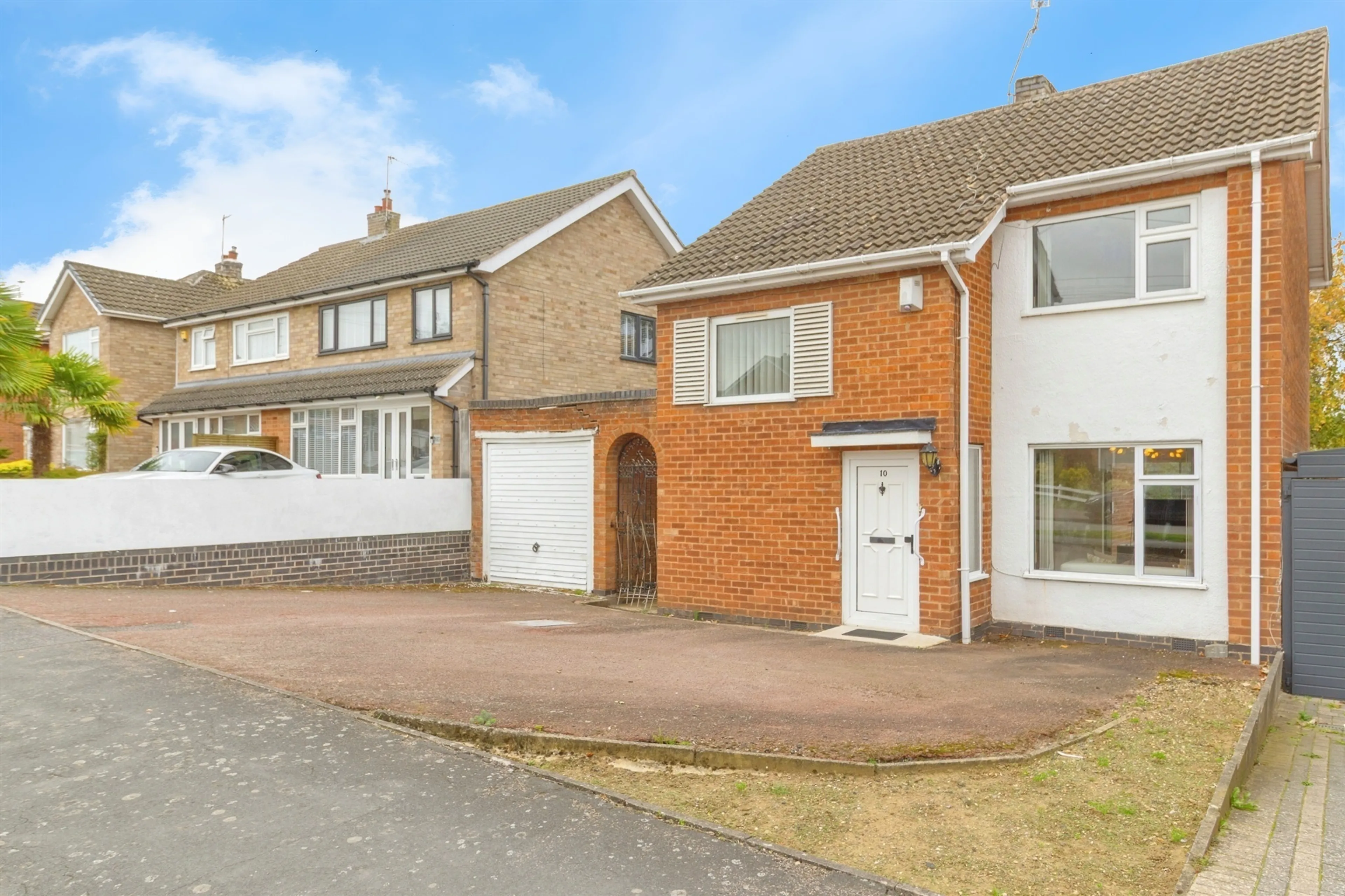 Property at Fairstone Hill, Oadby, Leicester