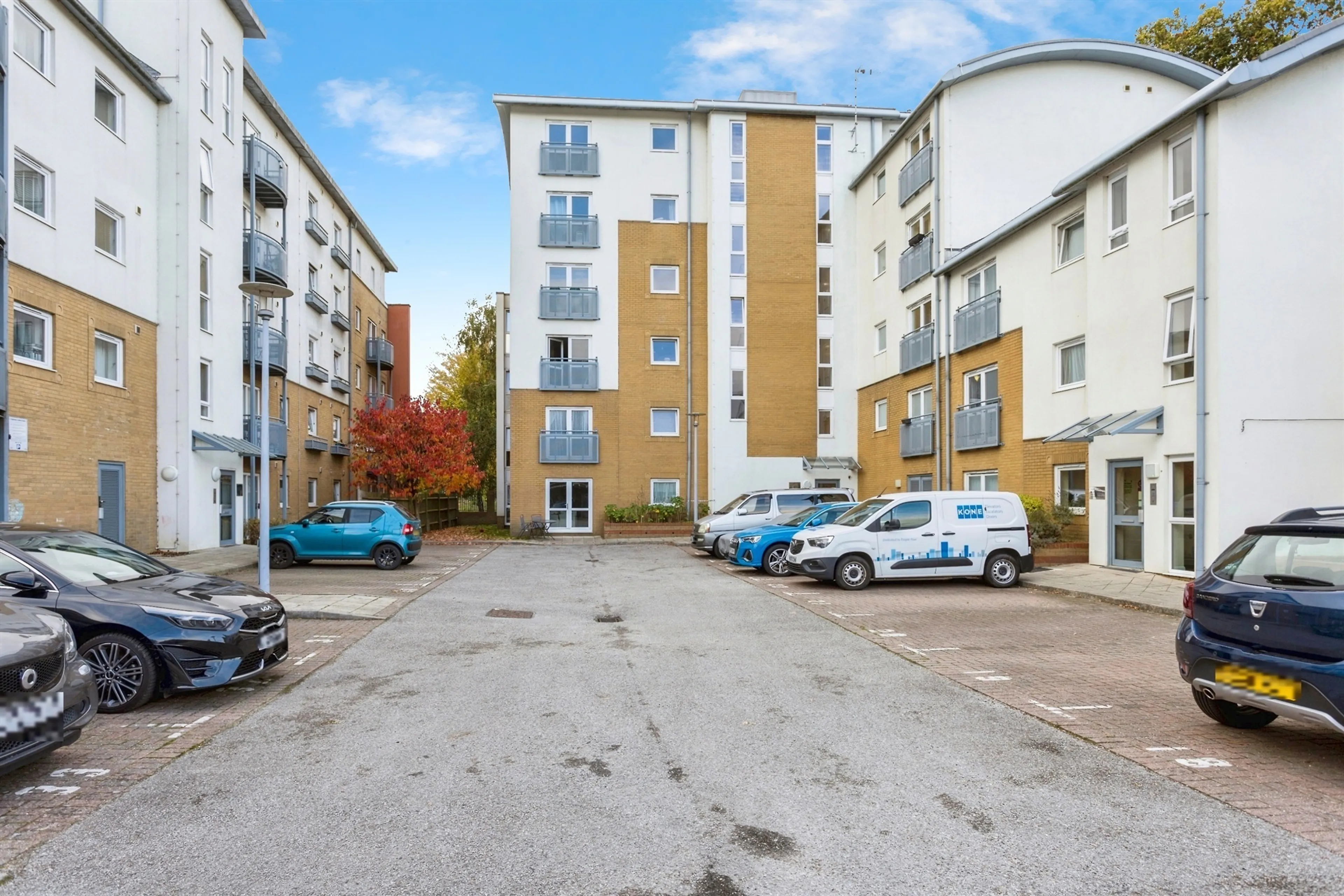 Property at Trafalgar Gardens, Crawley
