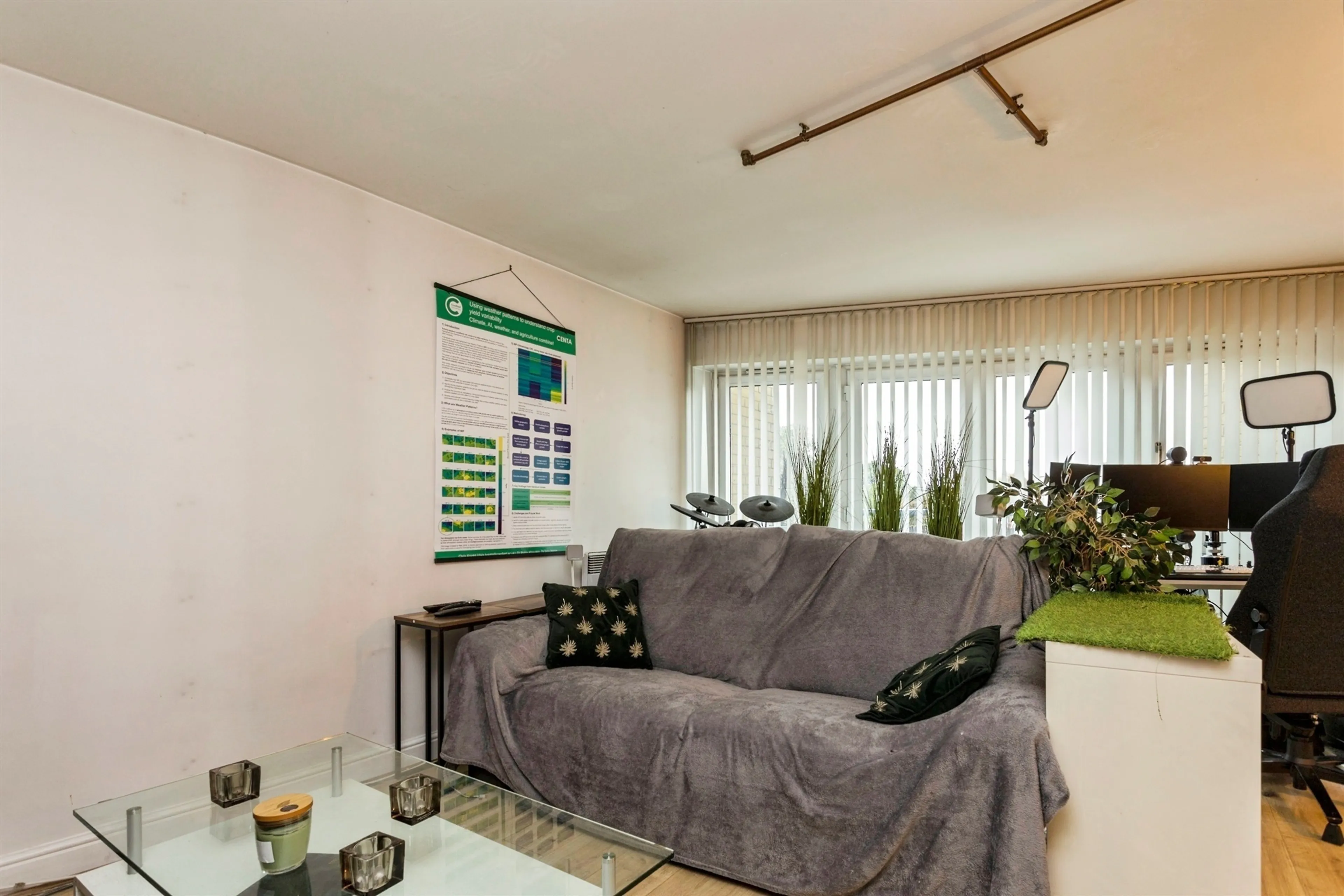 Property at Trafalgar Gardens, Crawley