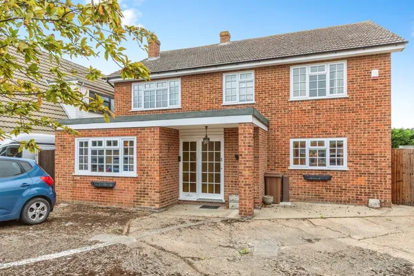 Wentworth Drive, Cliffe Woods, Roches...
