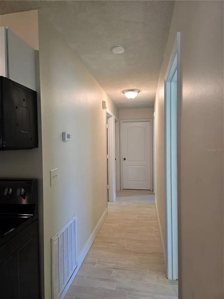 1215 6th St W, Bradenton, FL 34205