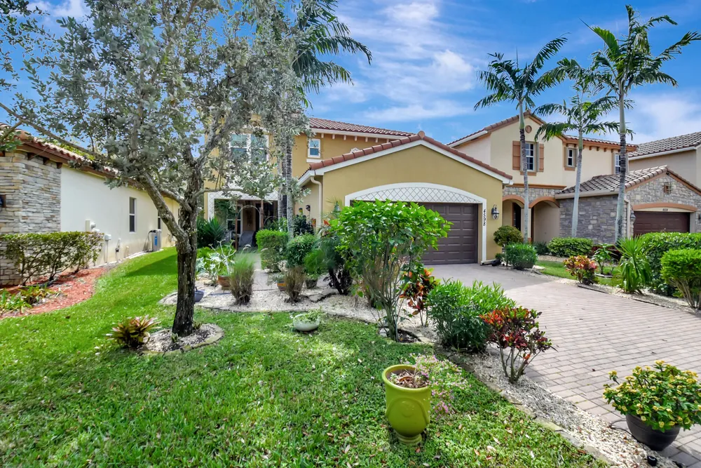 4598 Capital Dr, Lake Worth Beach, FL 33463
