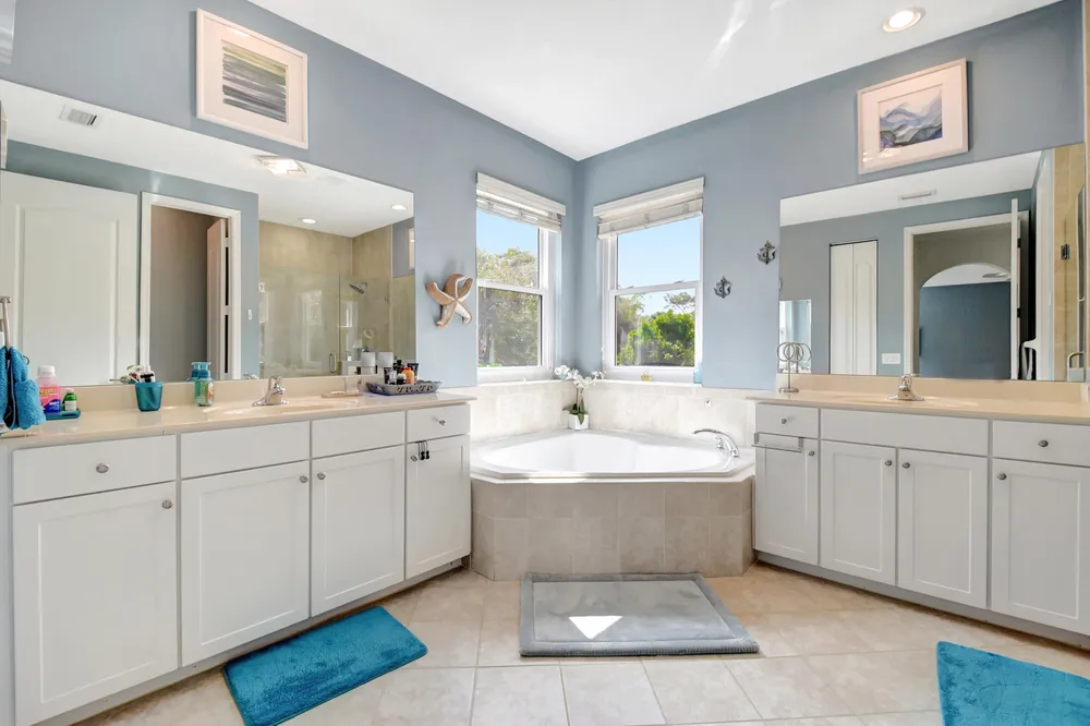 4598 Capital Dr, Lake Worth Beach, FL 33463