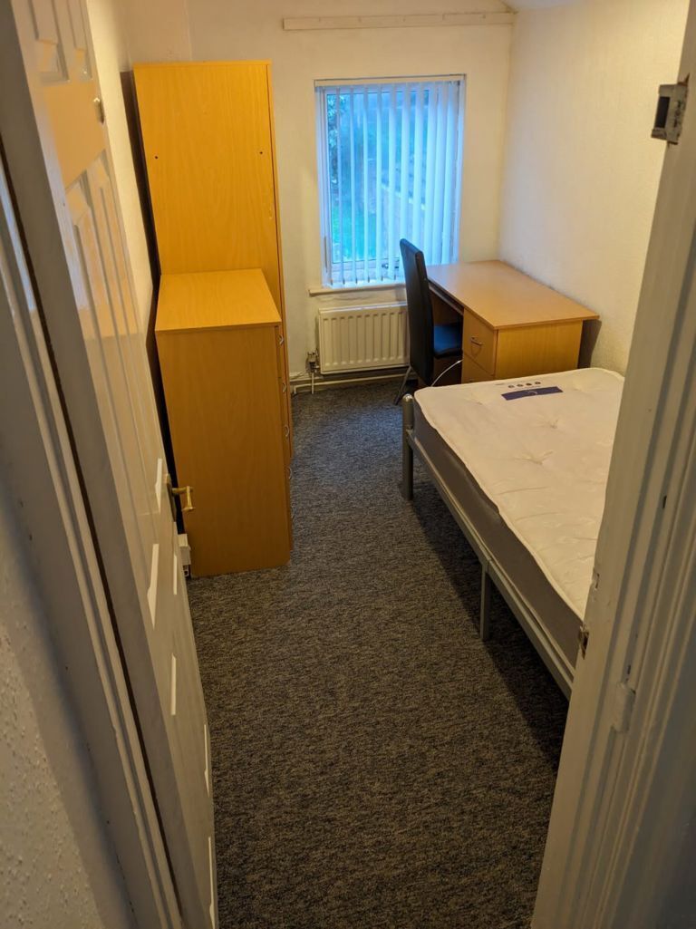 110 Hubert Road, B29 6ER Image 4