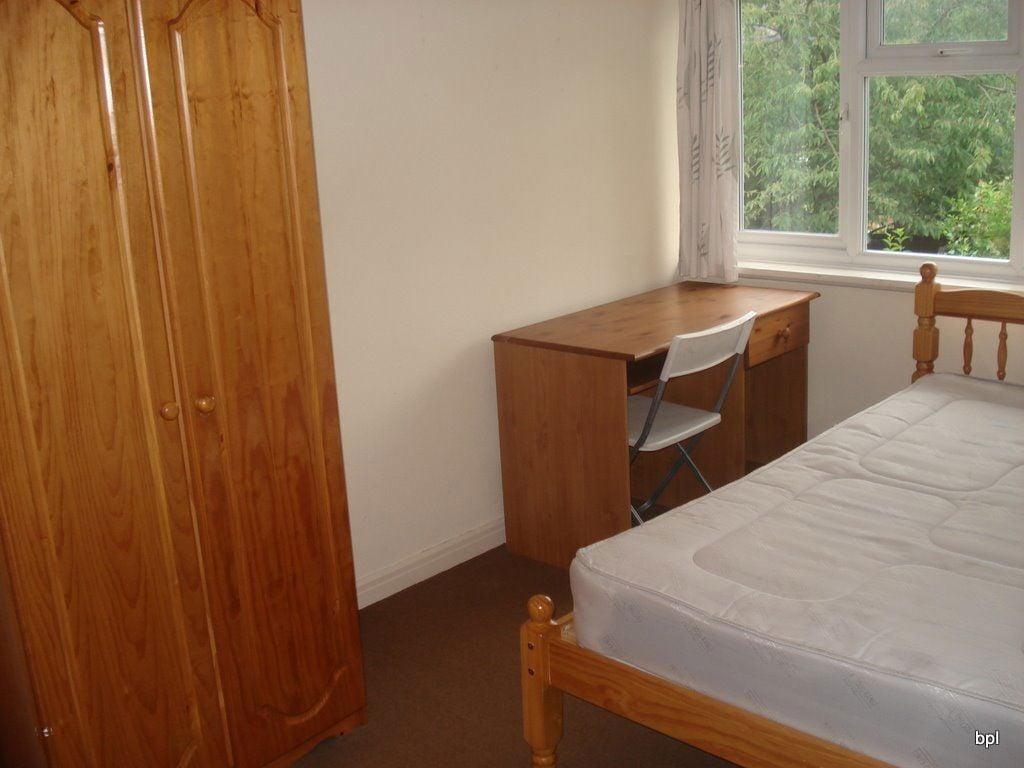 5 Poole Cresent, B17 0PE Image 5