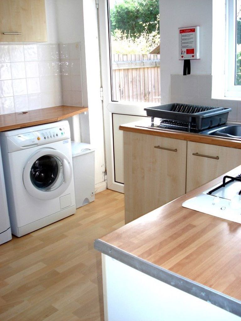 130 Poole Crescent, B17 0PD Image 2
