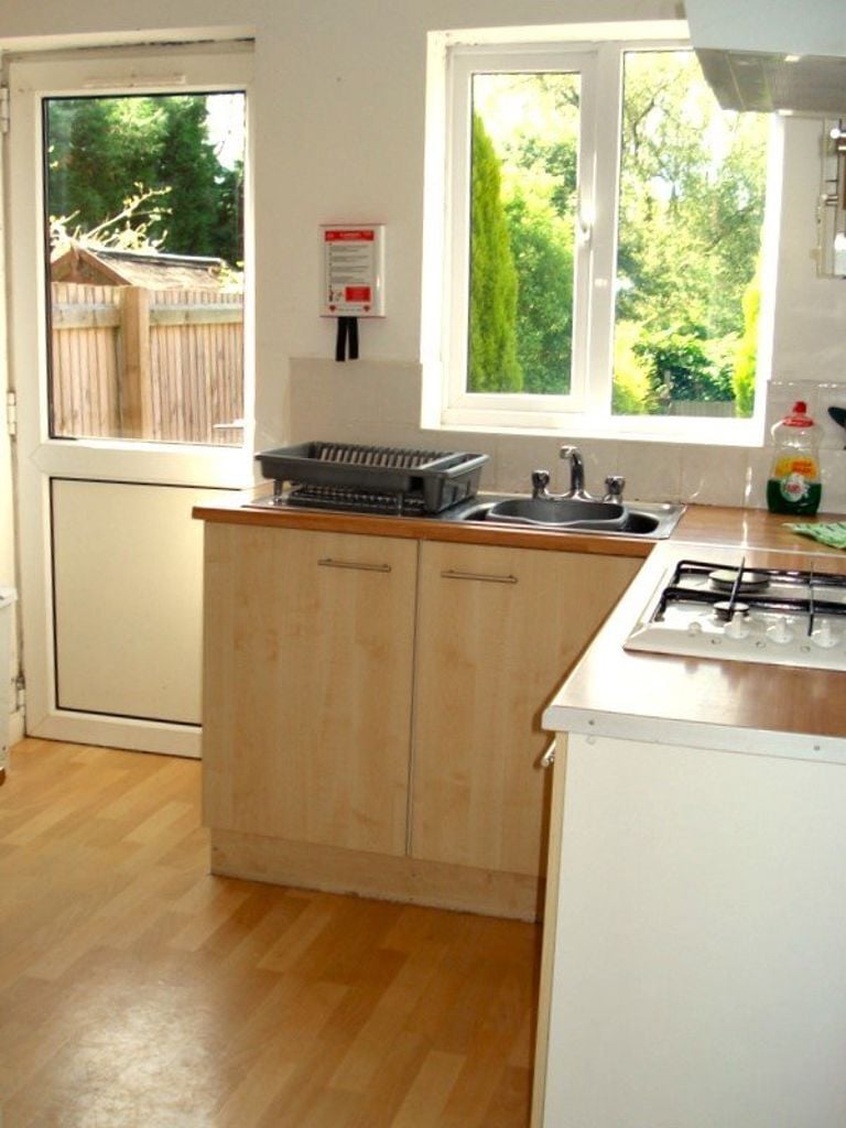 130 Poole Crescent, B17 0PD Image 3