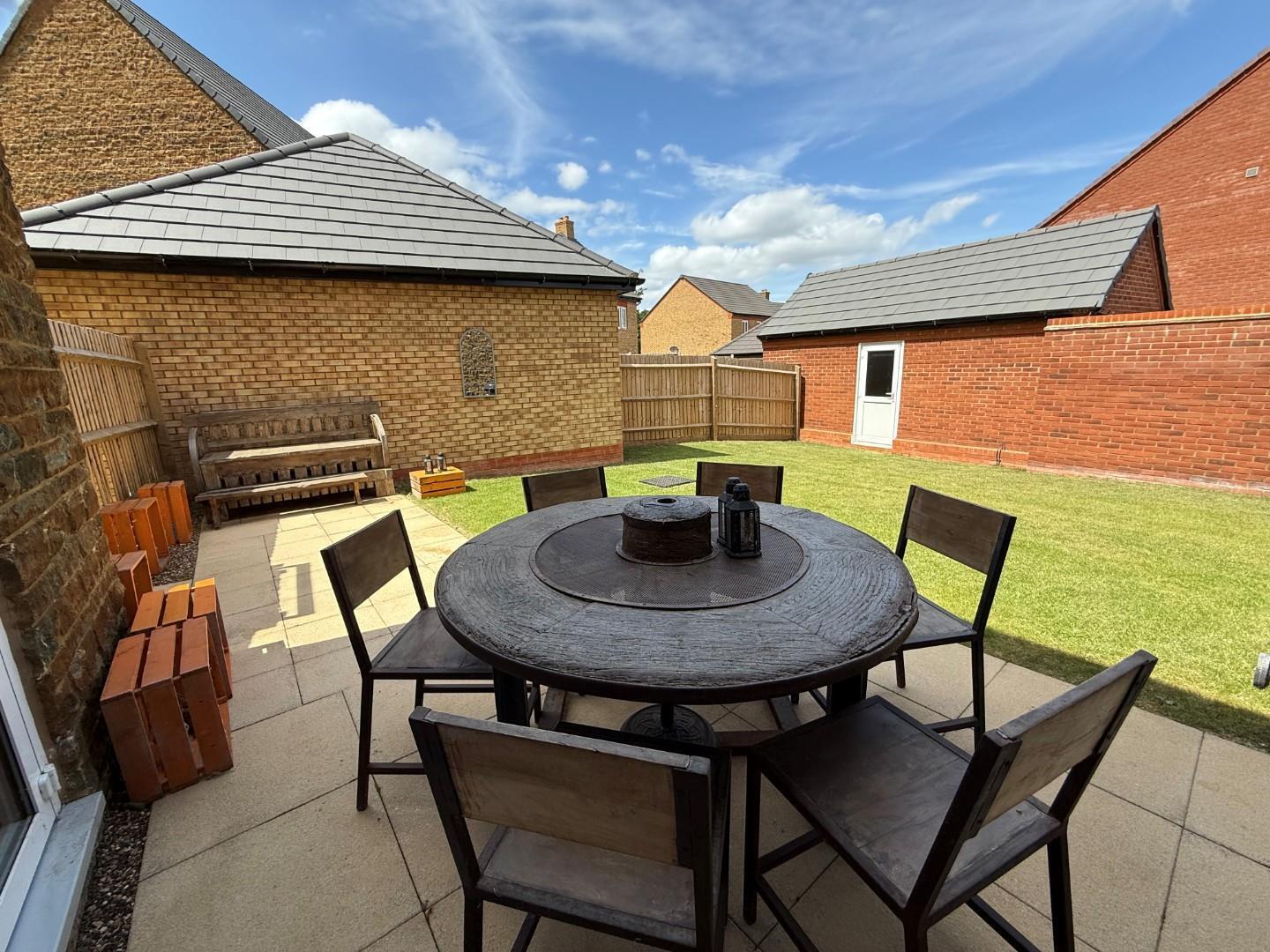 Gardenfield Crescent, Collingtree Park, Northampton Image 19