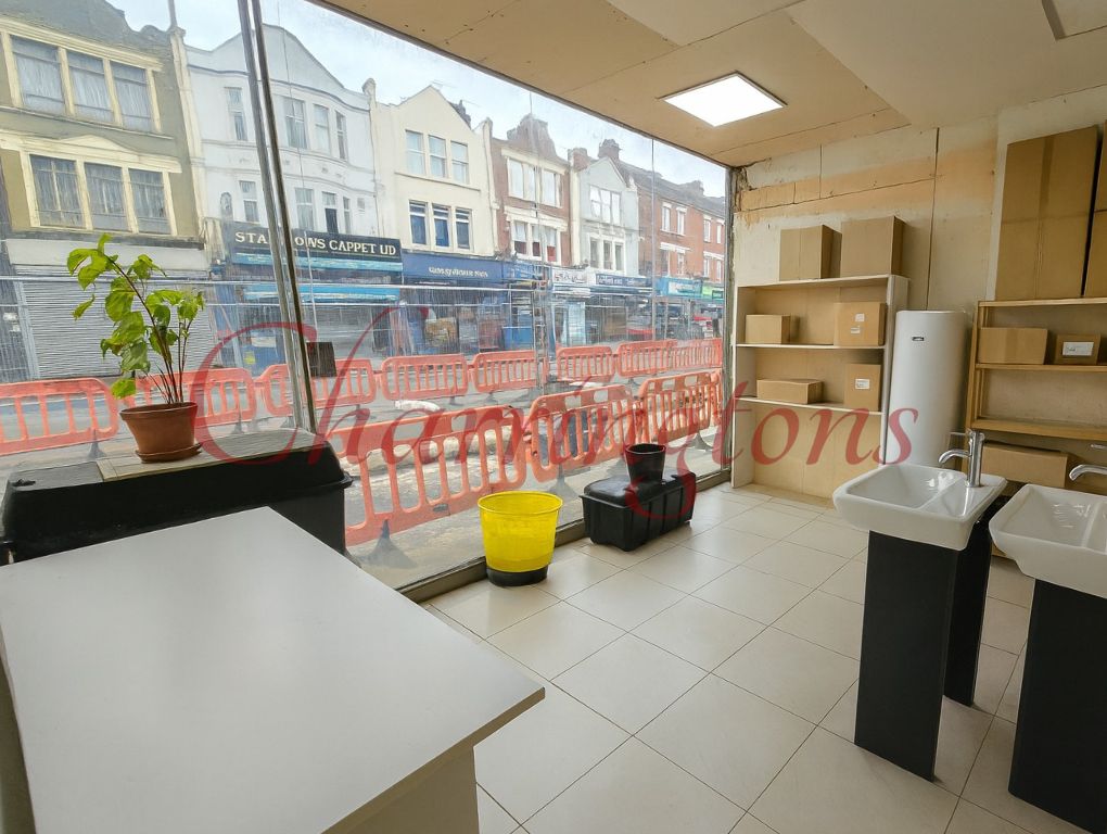Shop to Rent  West Hendon Broadway  NW9  Image 5
