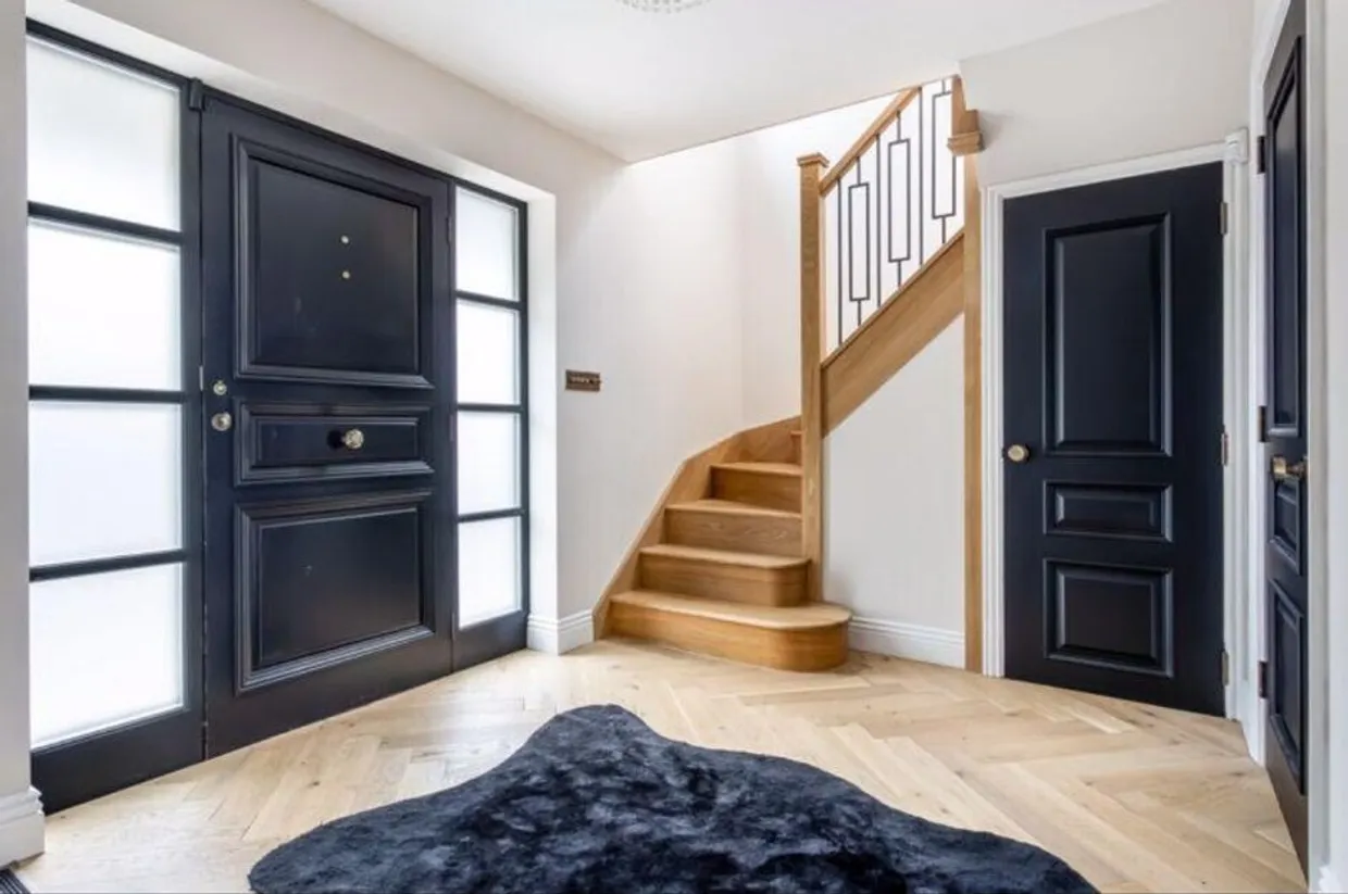 Tolmers Road, Cuffley, EN6 photo 2