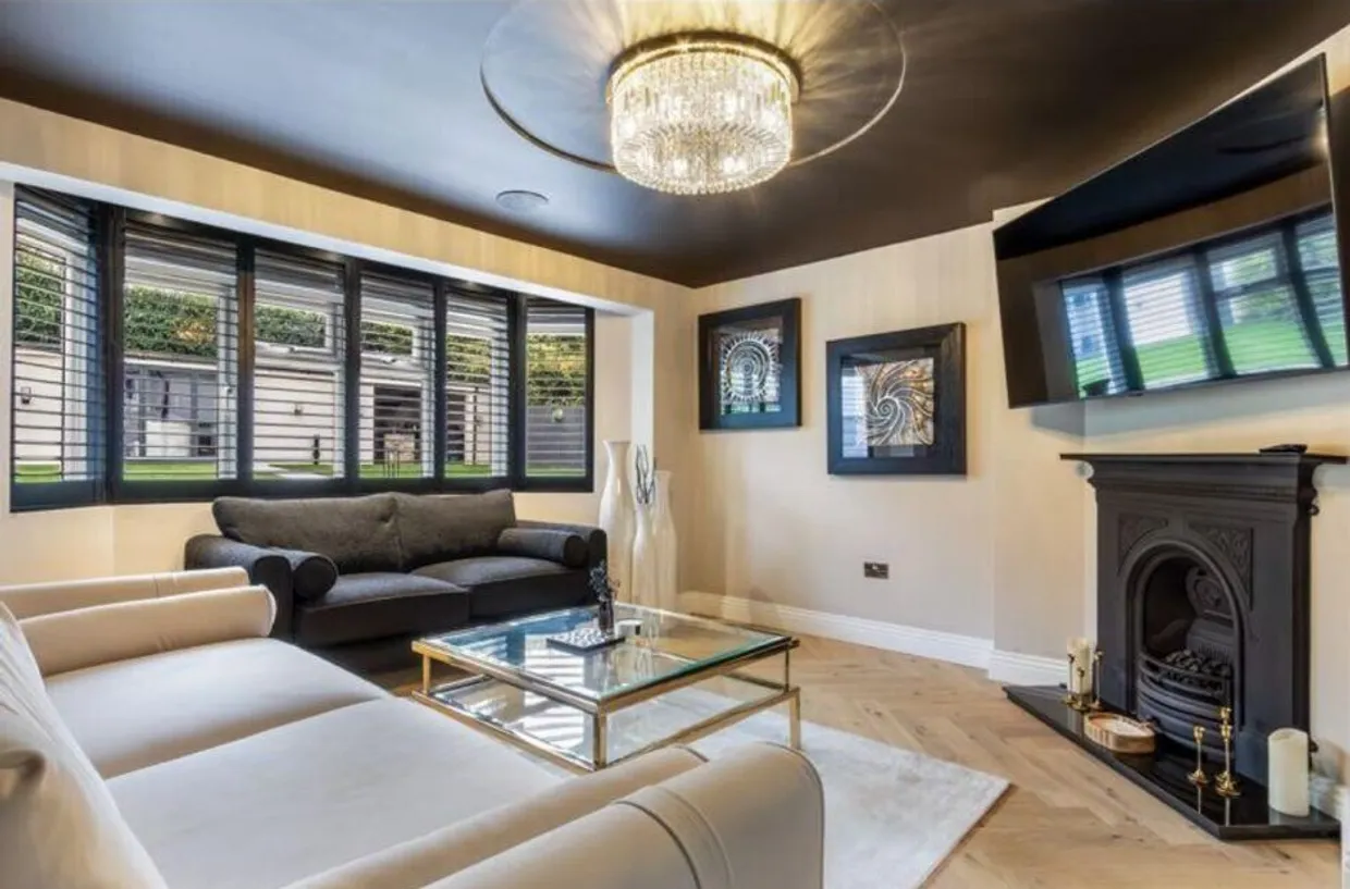 Tolmers Road, Cuffley, EN6 photo 3