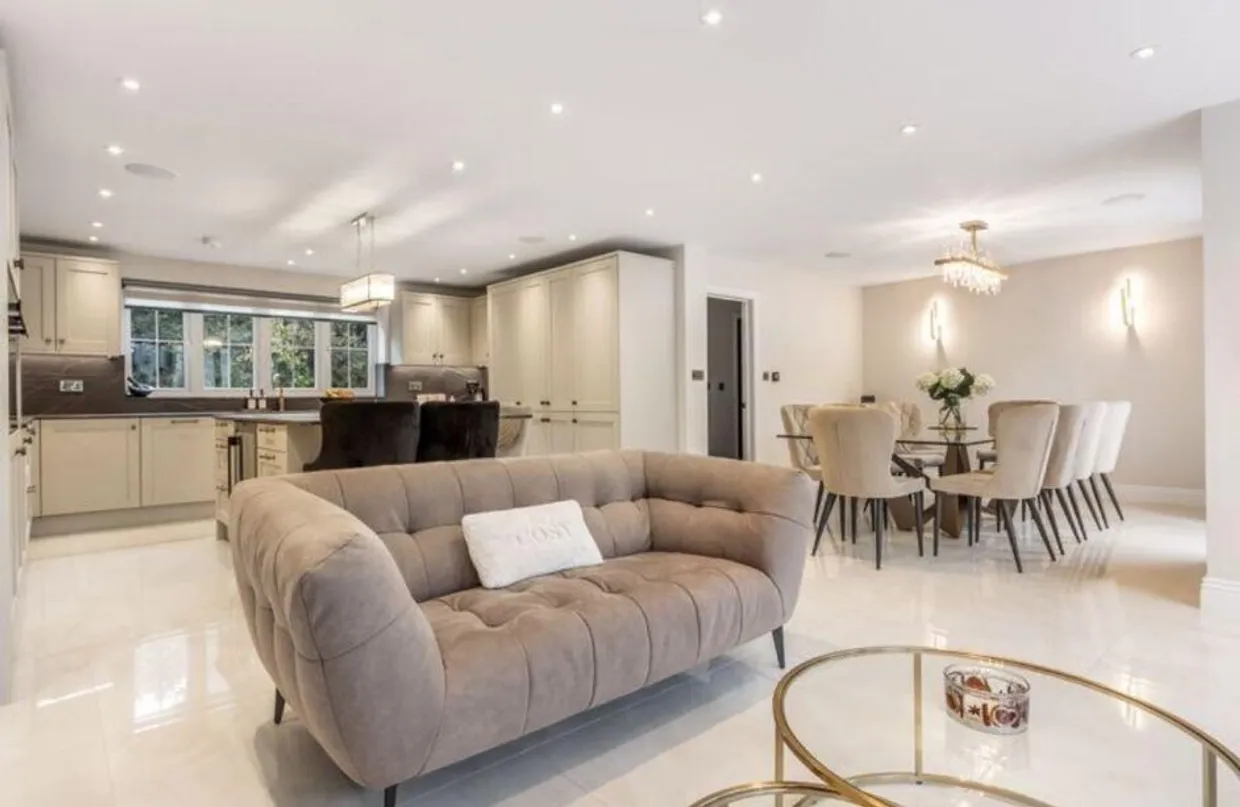 Tolmers Road, Cuffley, EN6 photo 7