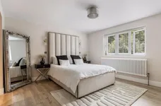 Tolmers Road, Cuffley, EN6 photo 8