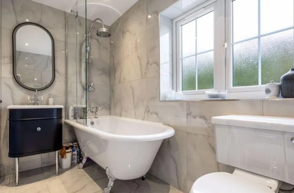 Tolmers Road, Cuffley, EN6 photo 9