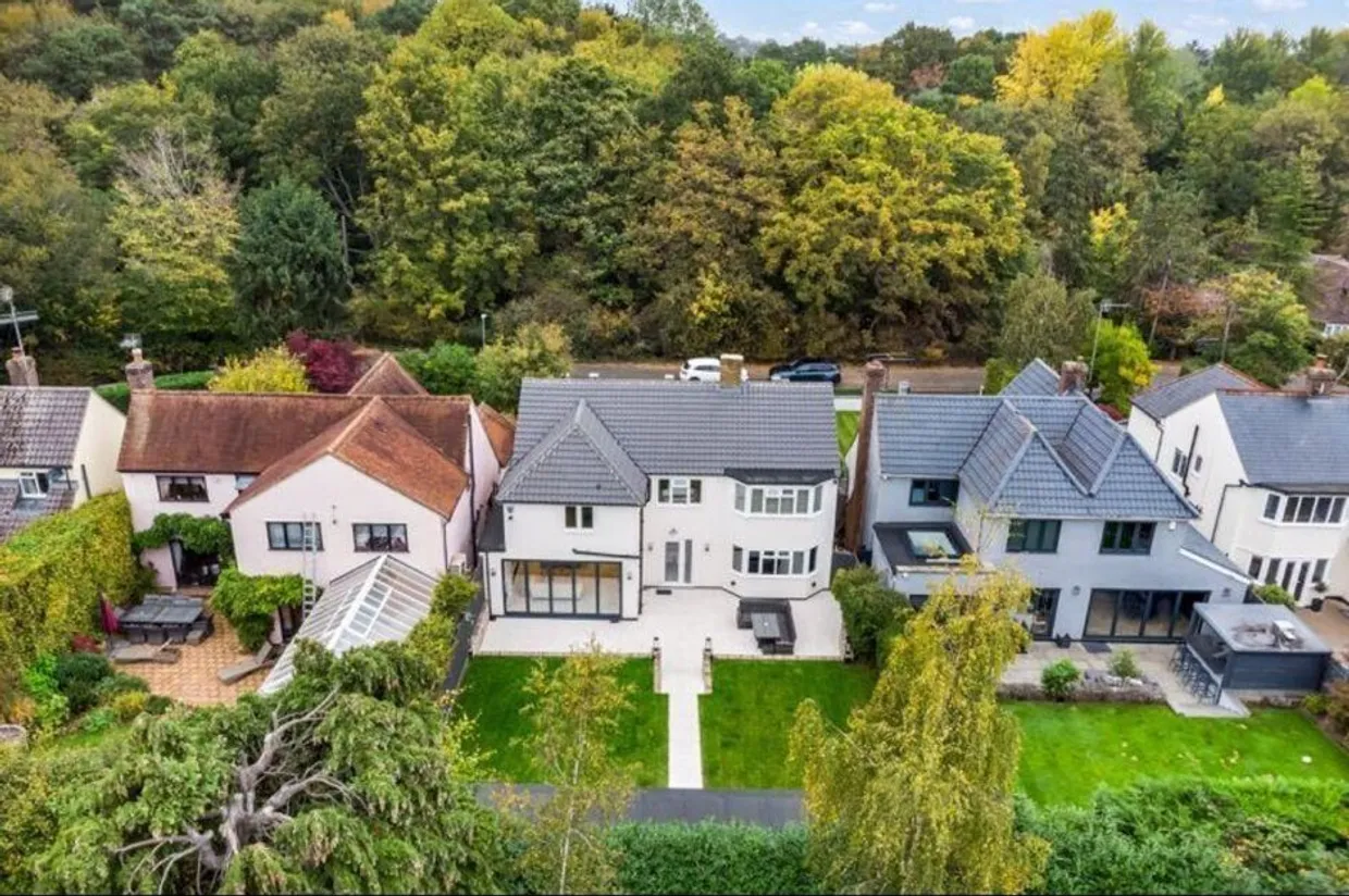 Tolmers Road, Cuffley, EN6 photo 11