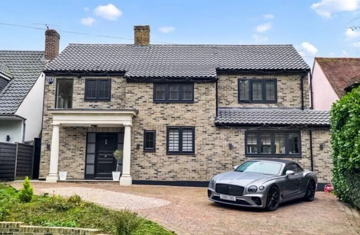 Tolmers Road, Cuffley, EN6 photo 15