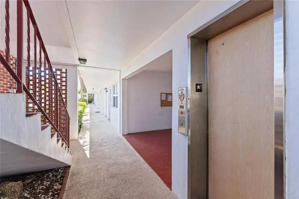 2050 NE 39th St, Pompano Beach, FL 33064