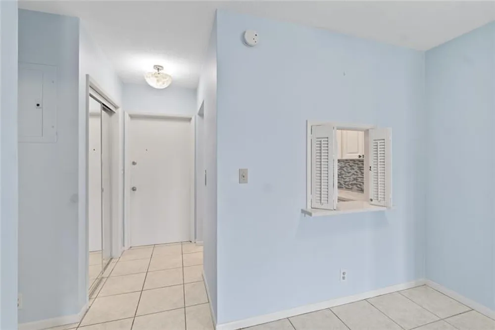 2050 NE 39th St, Pompano Beach, FL 33064