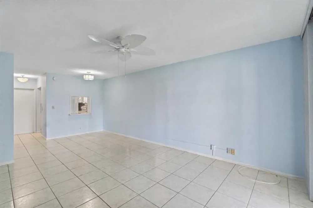 2050 NE 39th St, Pompano Beach, FL 33064