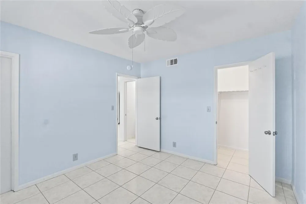 2050 NE 39th St, Pompano Beach, FL 33064