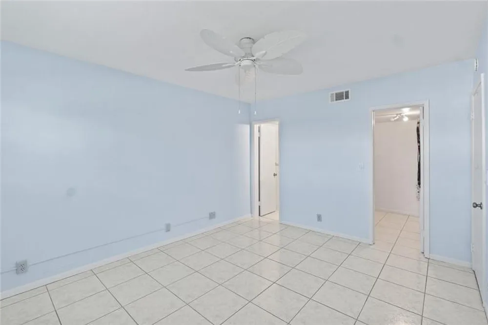2050 NE 39th St, Pompano Beach, FL 33064