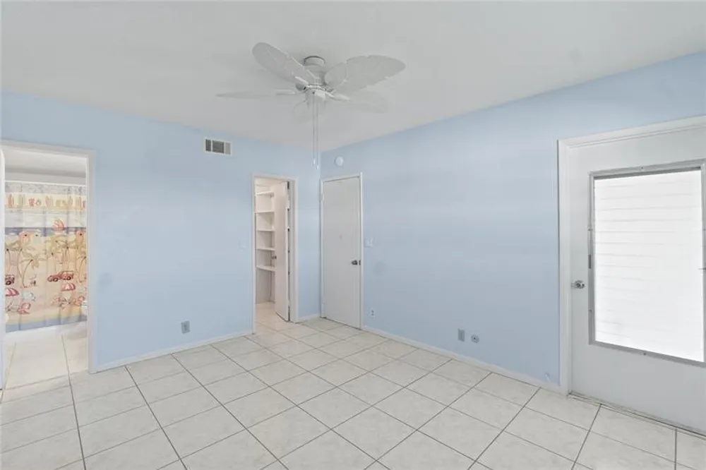 2050 NE 39th St, Pompano Beach, FL 33064