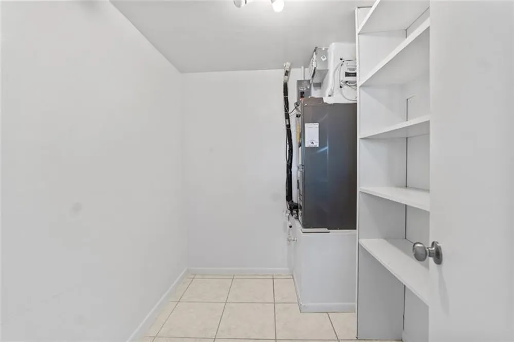 2050 NE 39th St, Pompano Beach, FL 33064