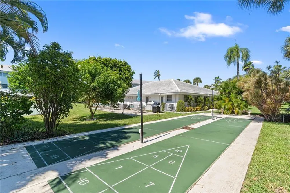 2050 NE 39th St, Pompano Beach, FL 33064