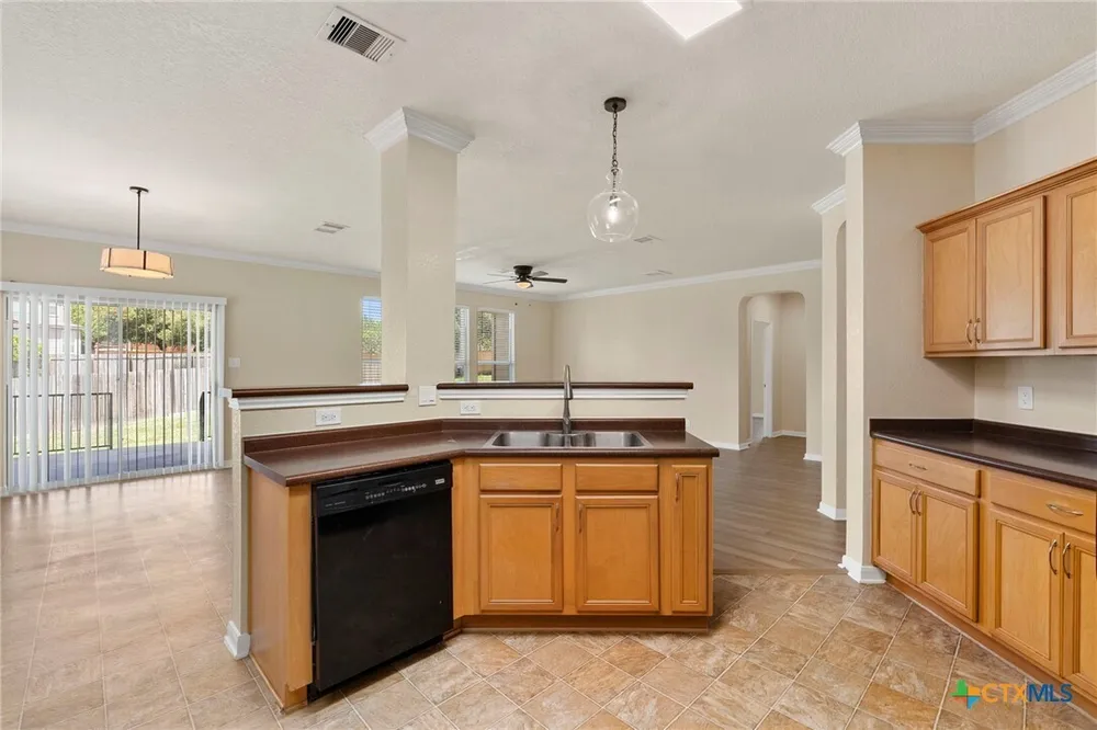 213 Springtree Pkwy, Cibolo, TX 78108