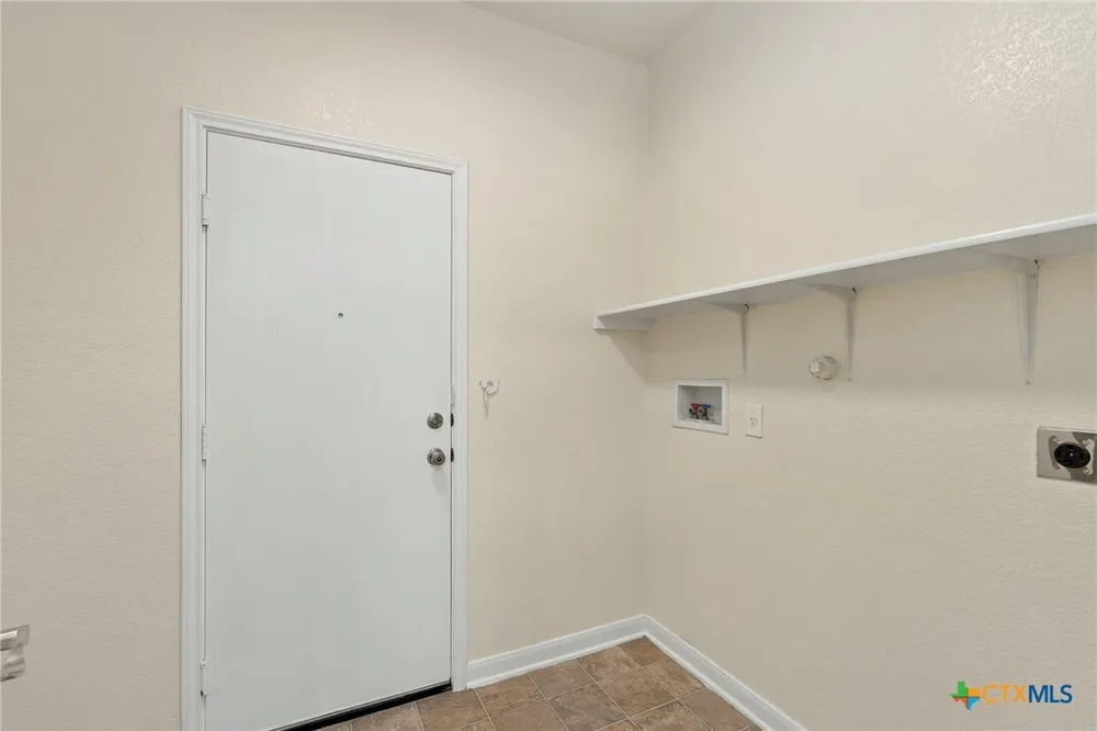 213 Springtree Pkwy, Cibolo, TX 78108