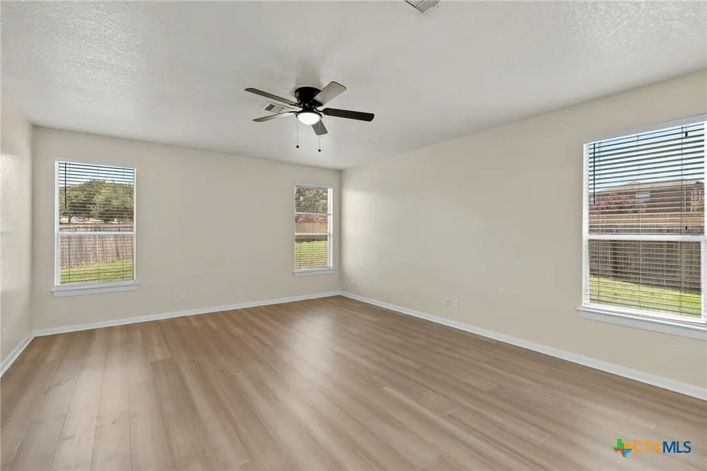 213 Springtree Pkwy, Cibolo, TX 78108