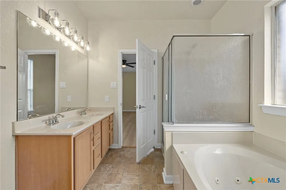 213 Springtree Pkwy, Cibolo, TX 78108