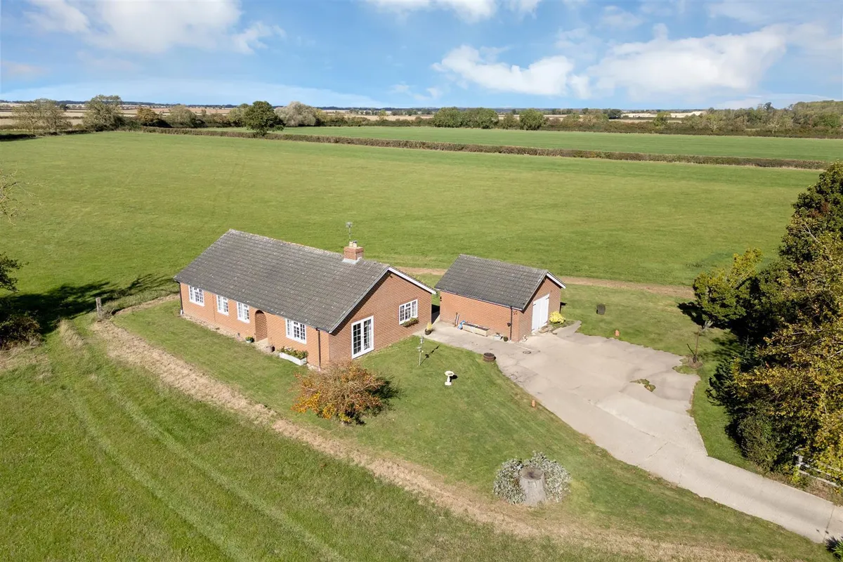 Greetham Lodge Farm, Greetham Road, Stretton, Oakham LE15 7QY