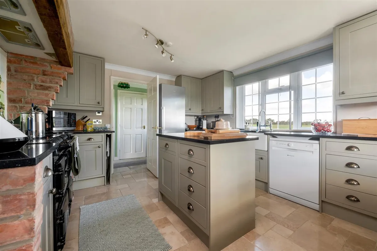 Greetham Lodge Farm, Greetham Road, Stretton, Oakham LE15 7QY