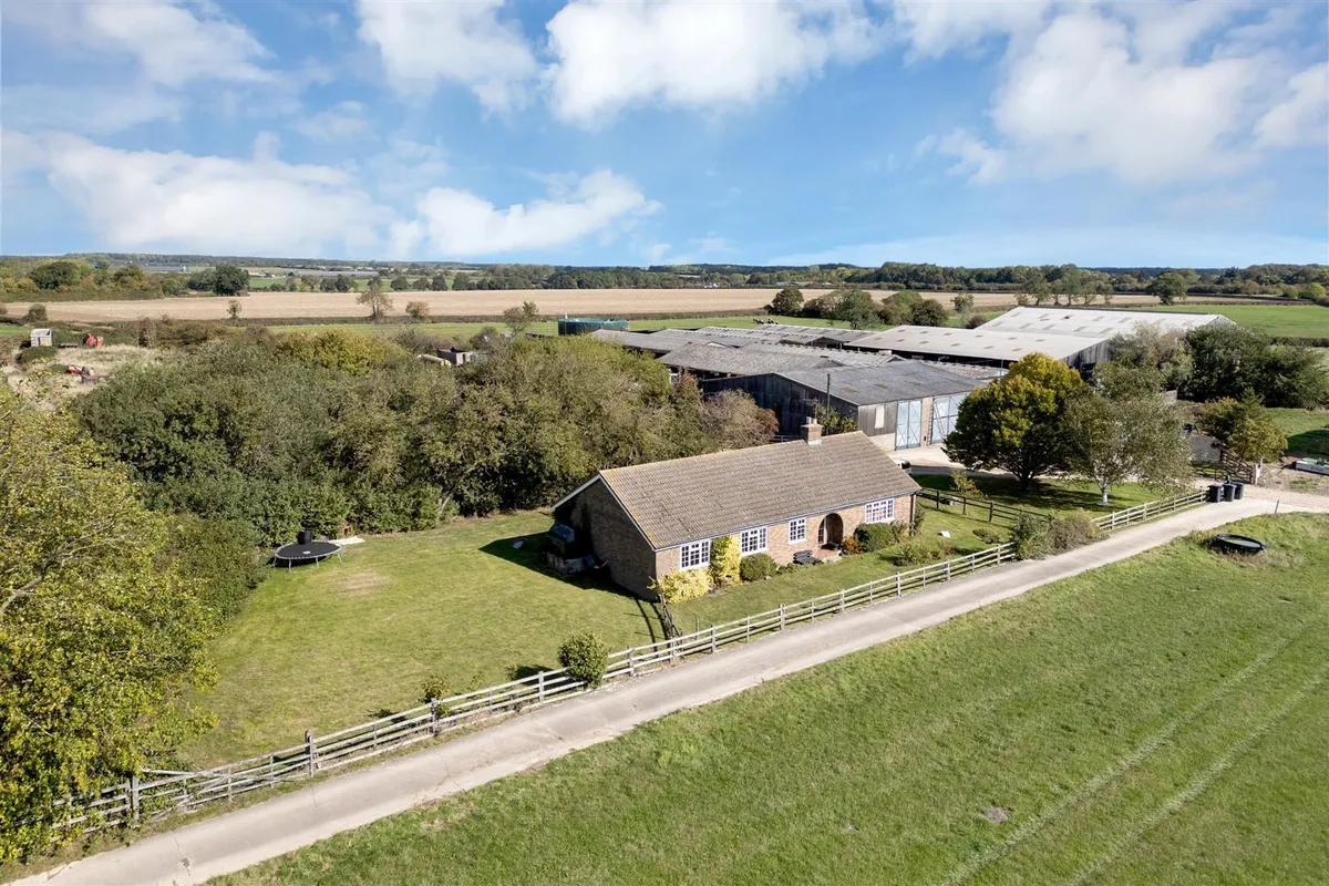 Greetham Lodge Farm, Greetham Road, Stretton, Oakham LE15 7QY
