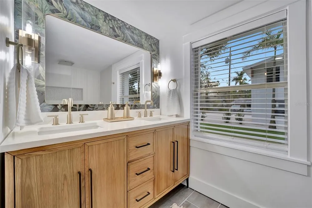 2713 4th Ave W, Bradenton, FL 34205