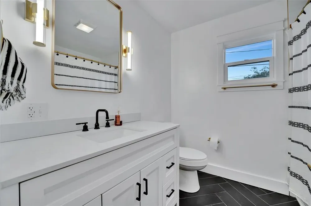 2713 4th Ave W, Bradenton, FL 34205