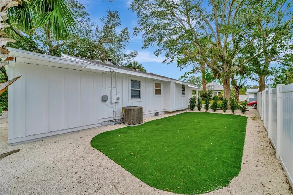 2713 4th Ave W, Bradenton, FL 34205