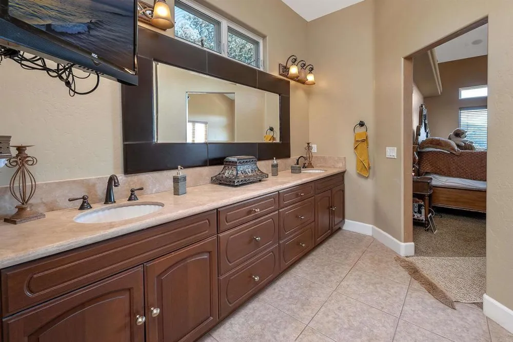 2016 S Grade Rd, Alpine, CA 91901
