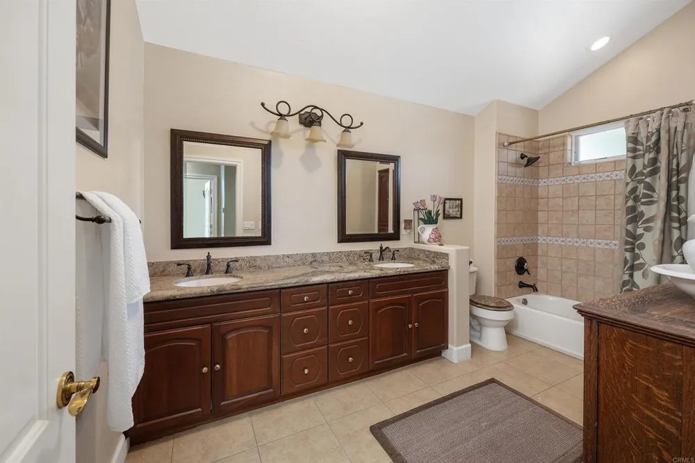 2016 S Grade Rd, Alpine, CA 91901