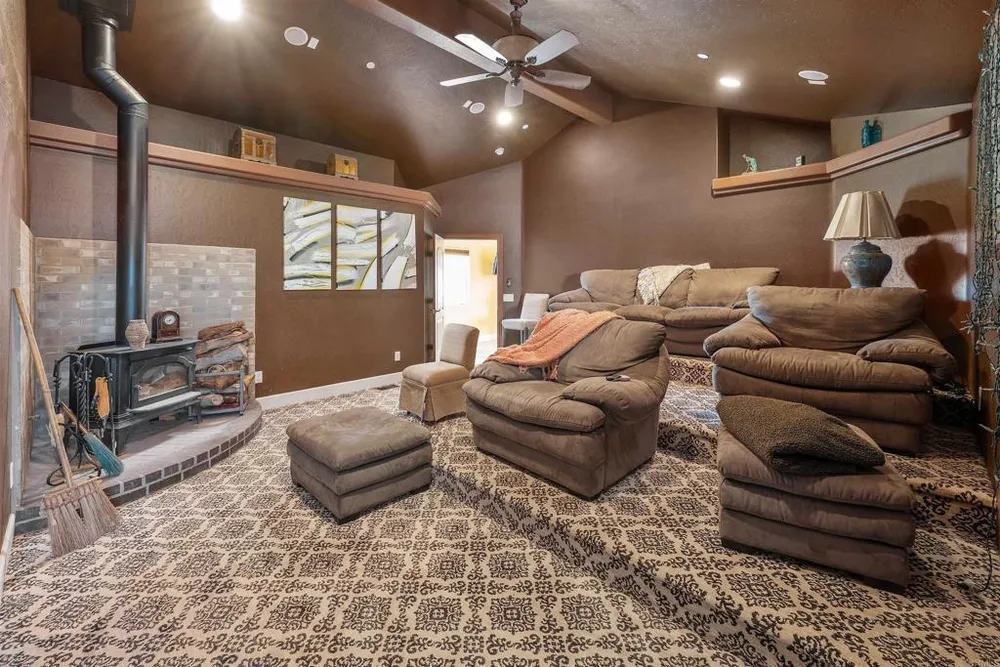 2016 S Grade Rd, Alpine, CA 91901