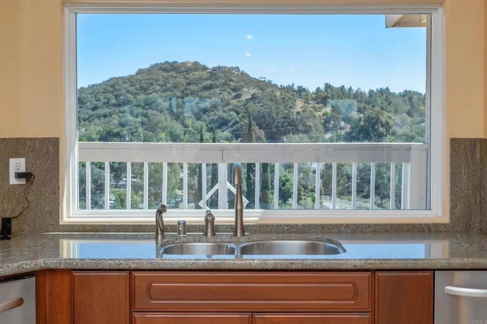2016 S Grade Rd, Alpine, CA 91901