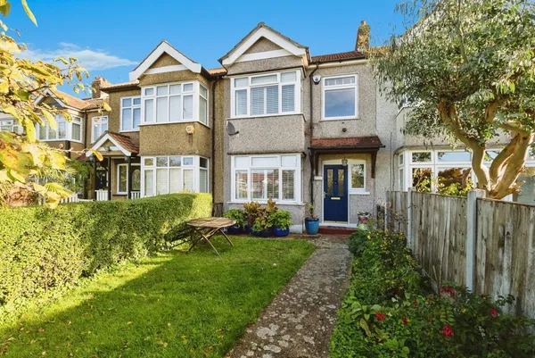 Great Gardens Road, Hornchurch, RM11