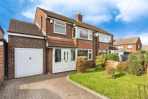 Harlow Close, Thelwall, Warrington, C...