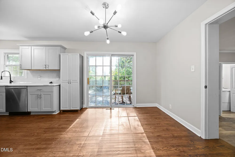 2950 Glenridge Dr, Raleigh, NC 27604