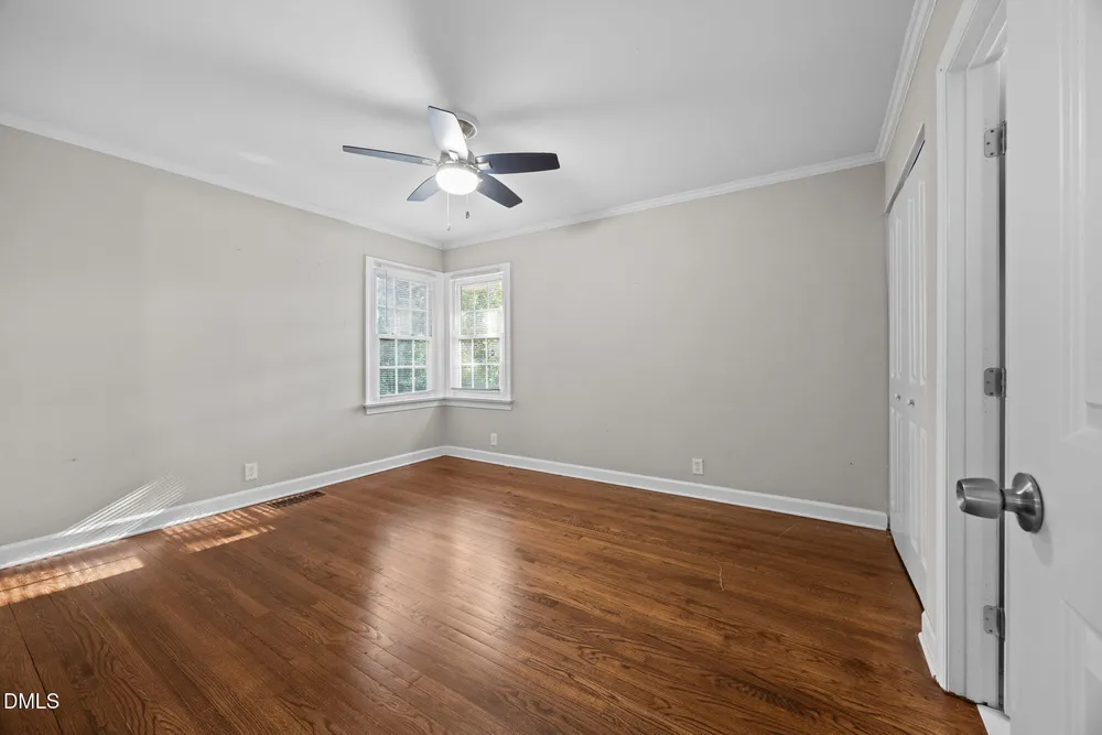 2950 Glenridge Dr, Raleigh, NC 27604