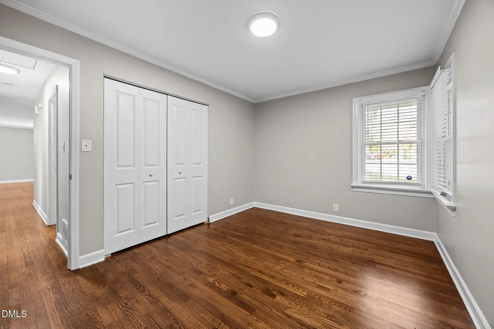 2950 Glenridge Dr, Raleigh, NC 27604