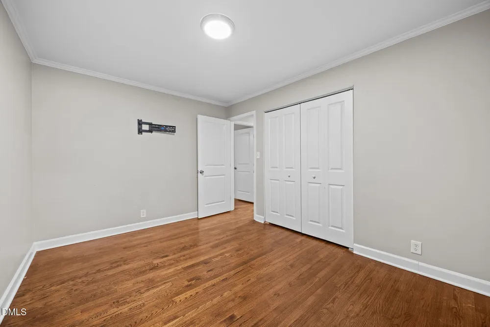 2950 Glenridge Dr, Raleigh, NC 27604