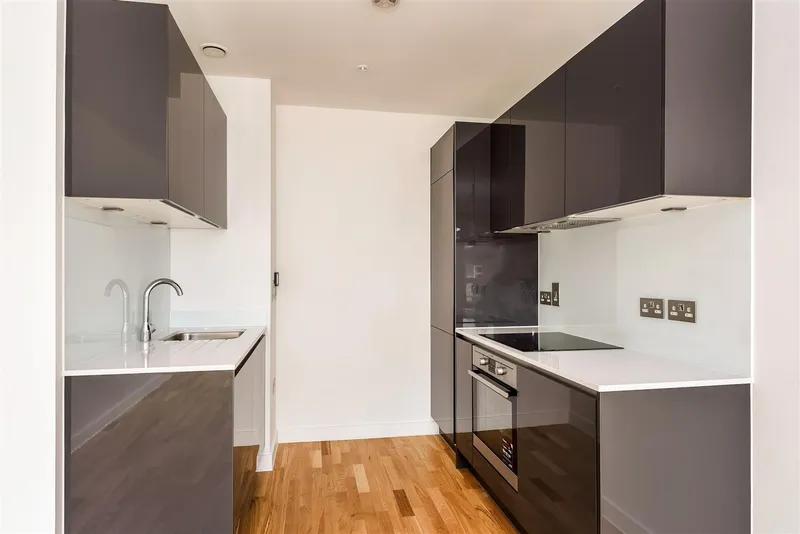 Oak Grove, Cricklewood, NW2